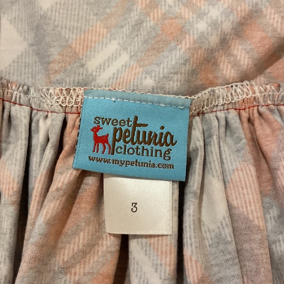 Adorable Holiday Dress - Picture 4 of 4